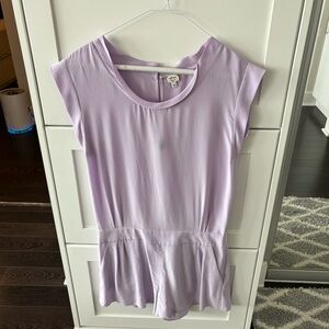 Wilfred aritzia 100% silk jumper. Partially open back. Never worn size 0!